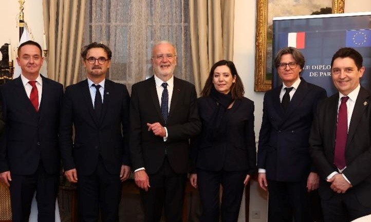 Membres du Cercle Diplomatique de Paris - réunion officielle